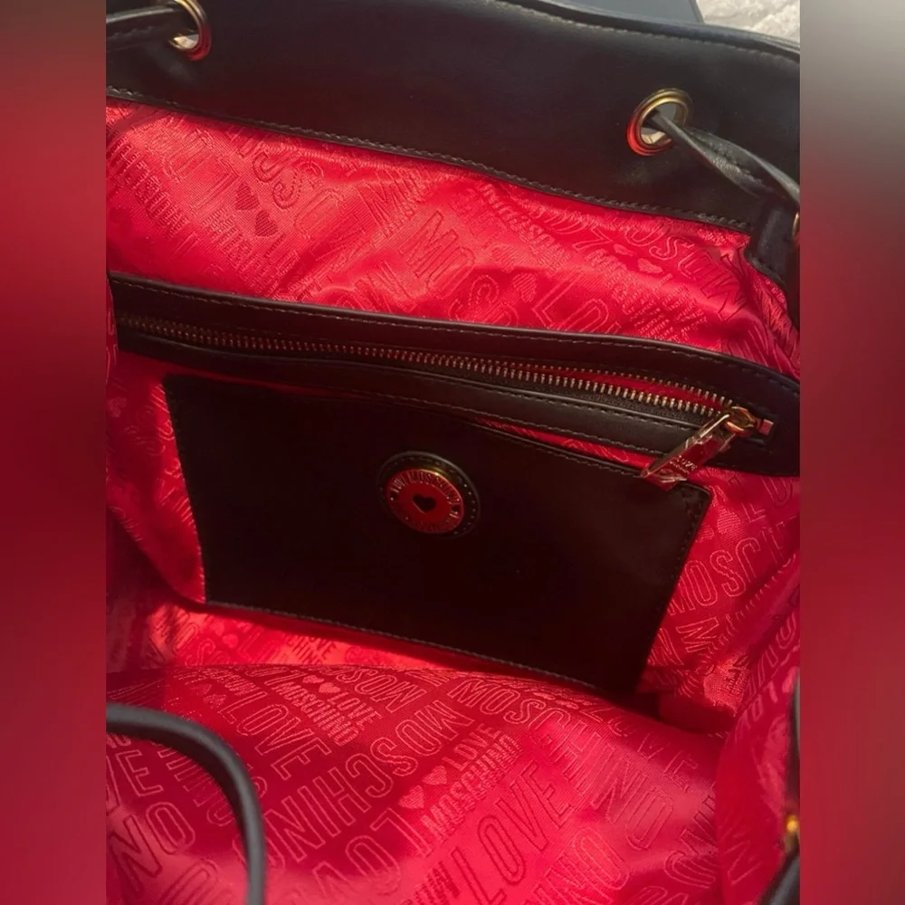 NWOT Love Moschino Black and Gold Leather Quilted Backpack - Picture 12 of 15